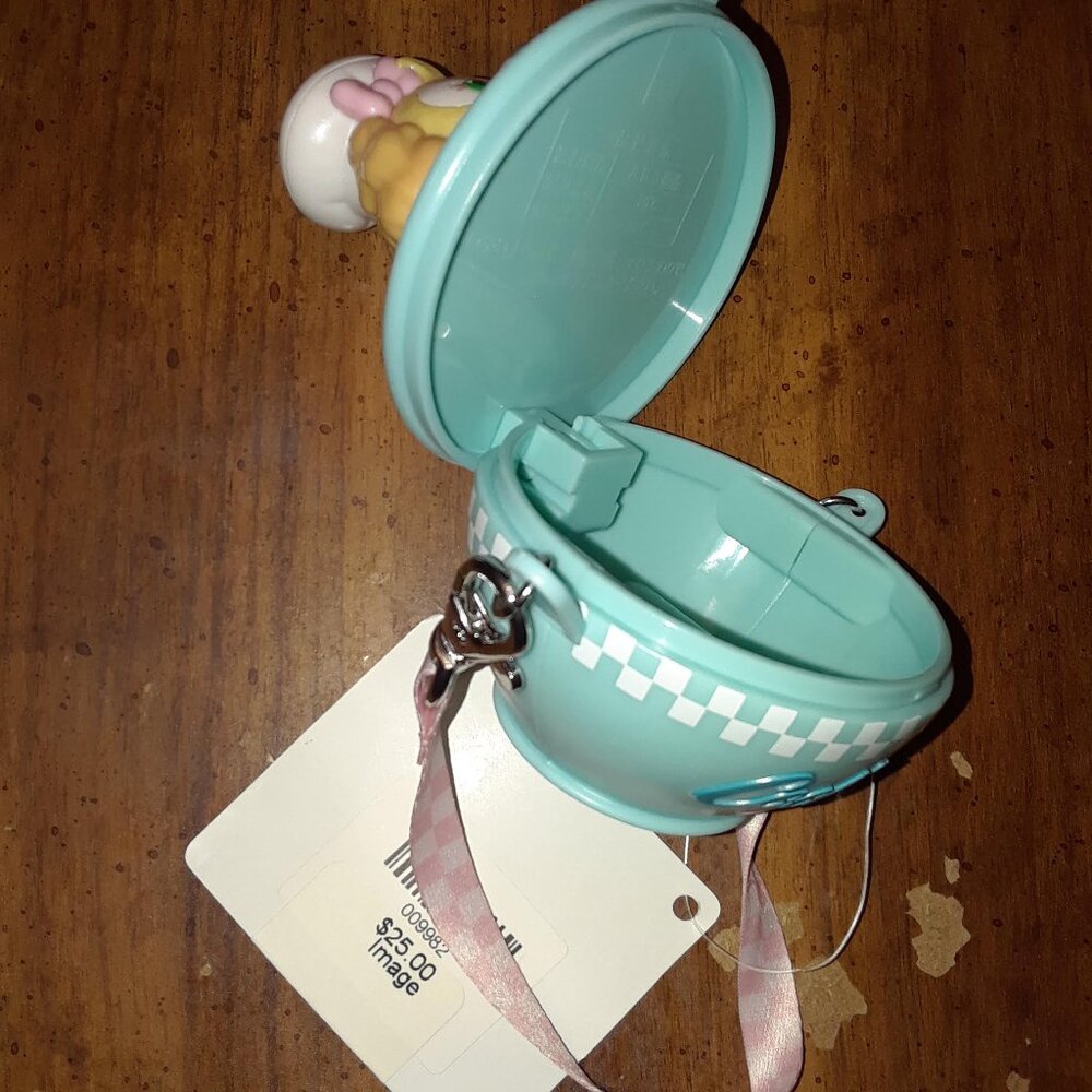 CookieAnn Keychain Container - Picture 7 of 7